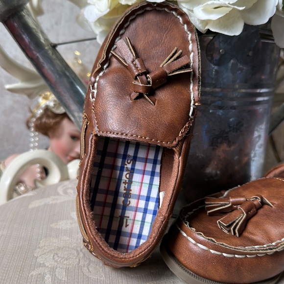 CARTERS YOUNG BOYS LEATHER LOAFERS SIZE 10 - Picture 2 of 11